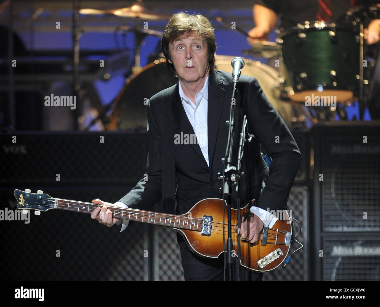 Paul McCartney in Concert - London Stock Photo - Alamy