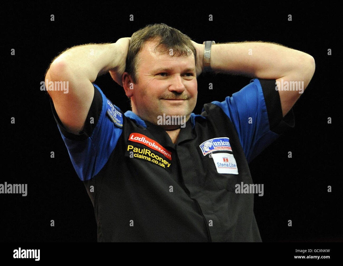 Terry jenkins celebrates winning quarter final world darts championship