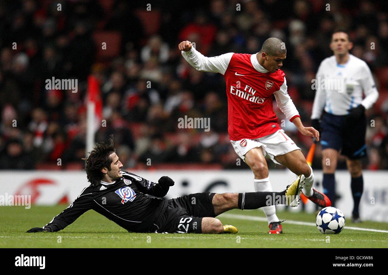 Soccer - UEFA Champions League - Group H - Arsenal v Steaua Bucharest -  Emirates Stadium Stock Photo - Alamy