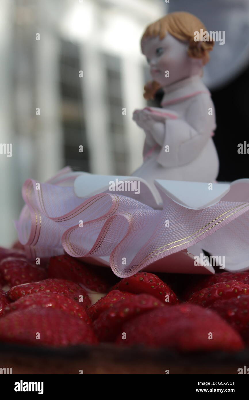 Communion cake hi-res stock photography and images - Alamy