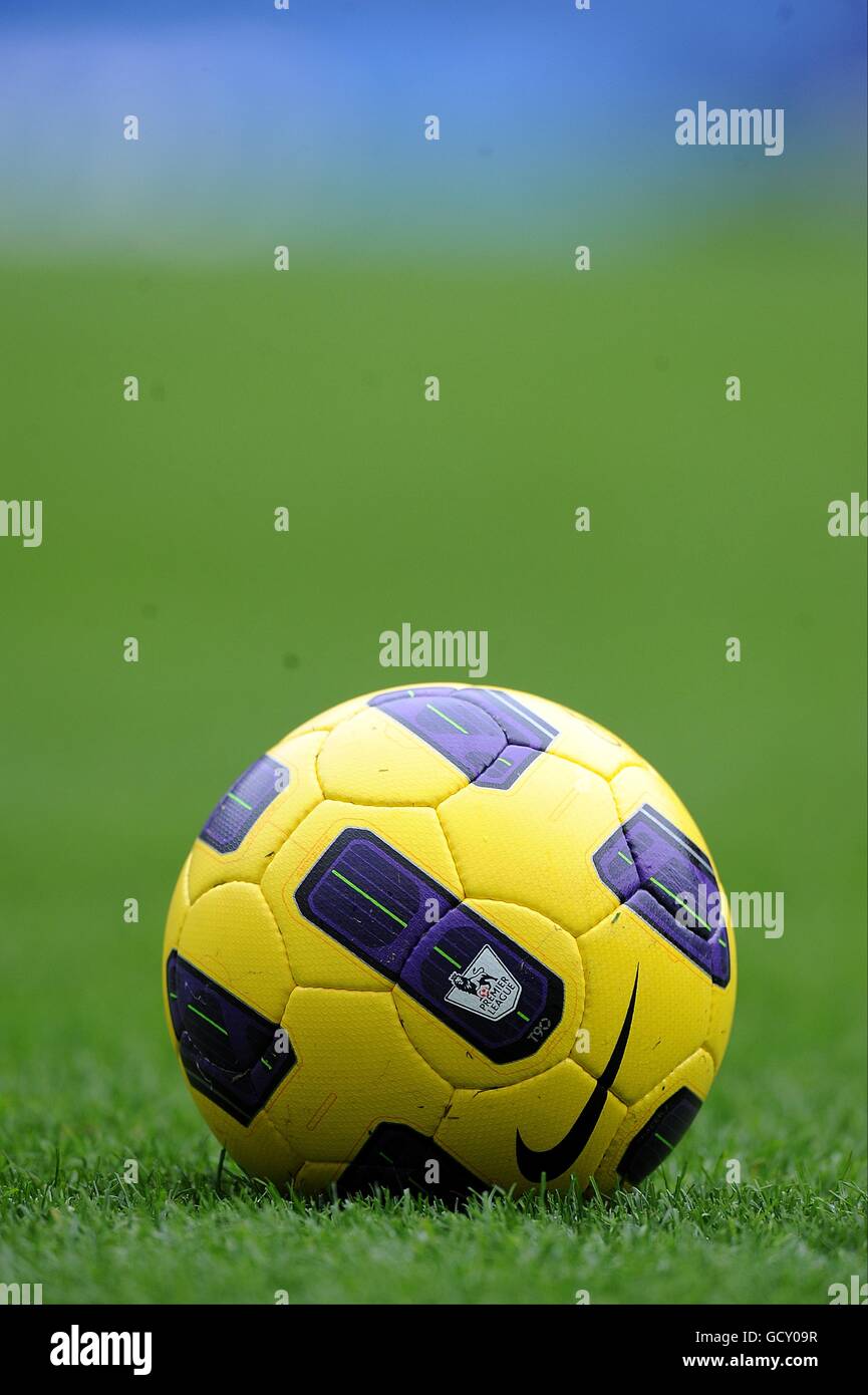 Ball nike premier league yellow datacoapplies hi-res stock photography and  images - Alamy