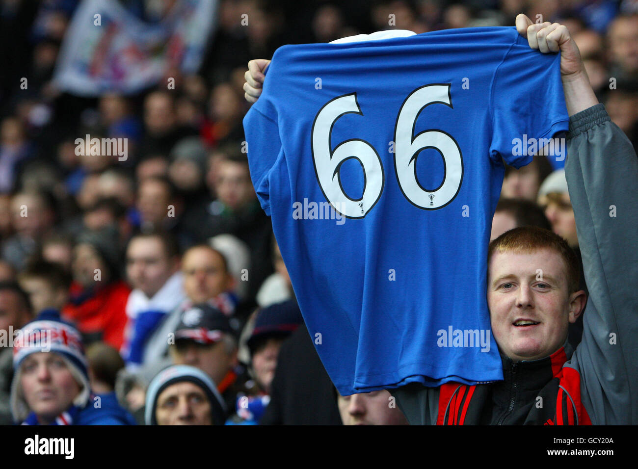 Rangers fans tribute 66 people died in 1971 hi-res stock photography ...