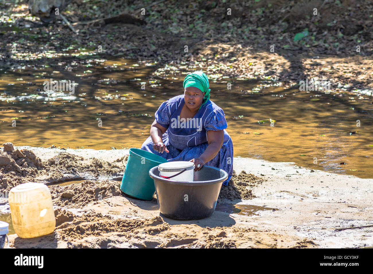 African poor hi-res stock photography and images - Alamy