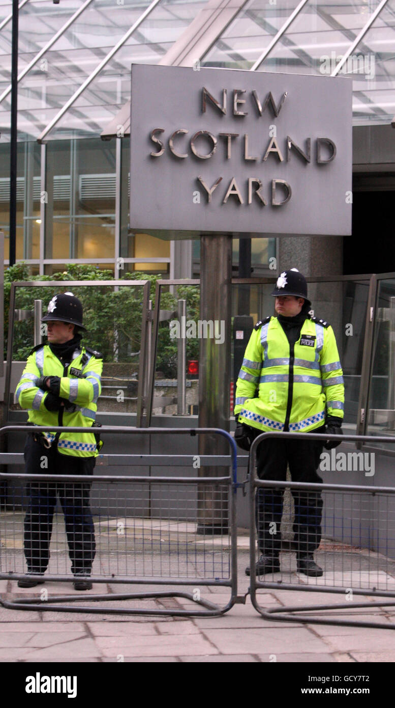 Police kettling protest Stock Photo Alamy