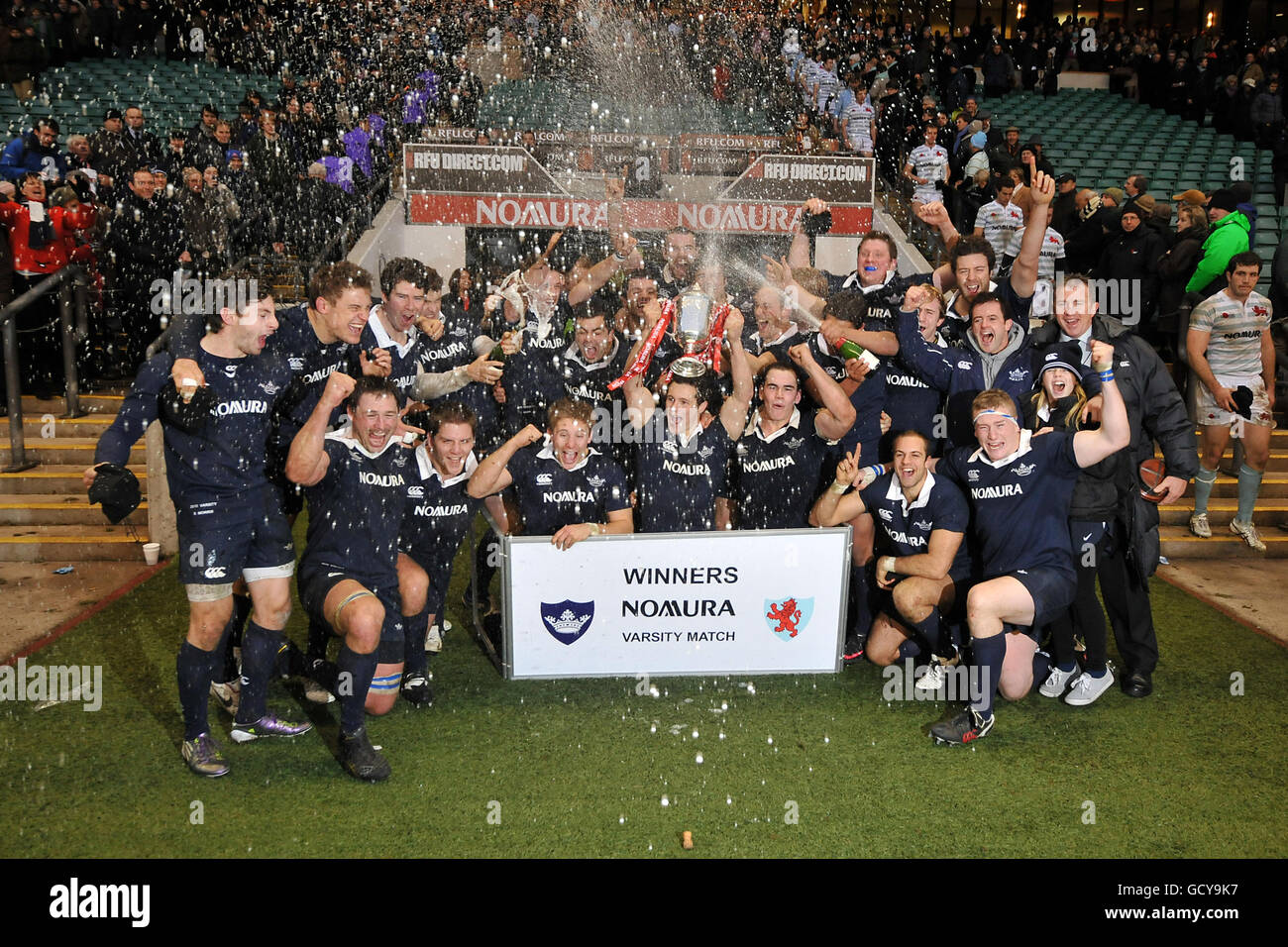 Oxford's celebrate winning the Varsity Match at Twickenham Stock Photo