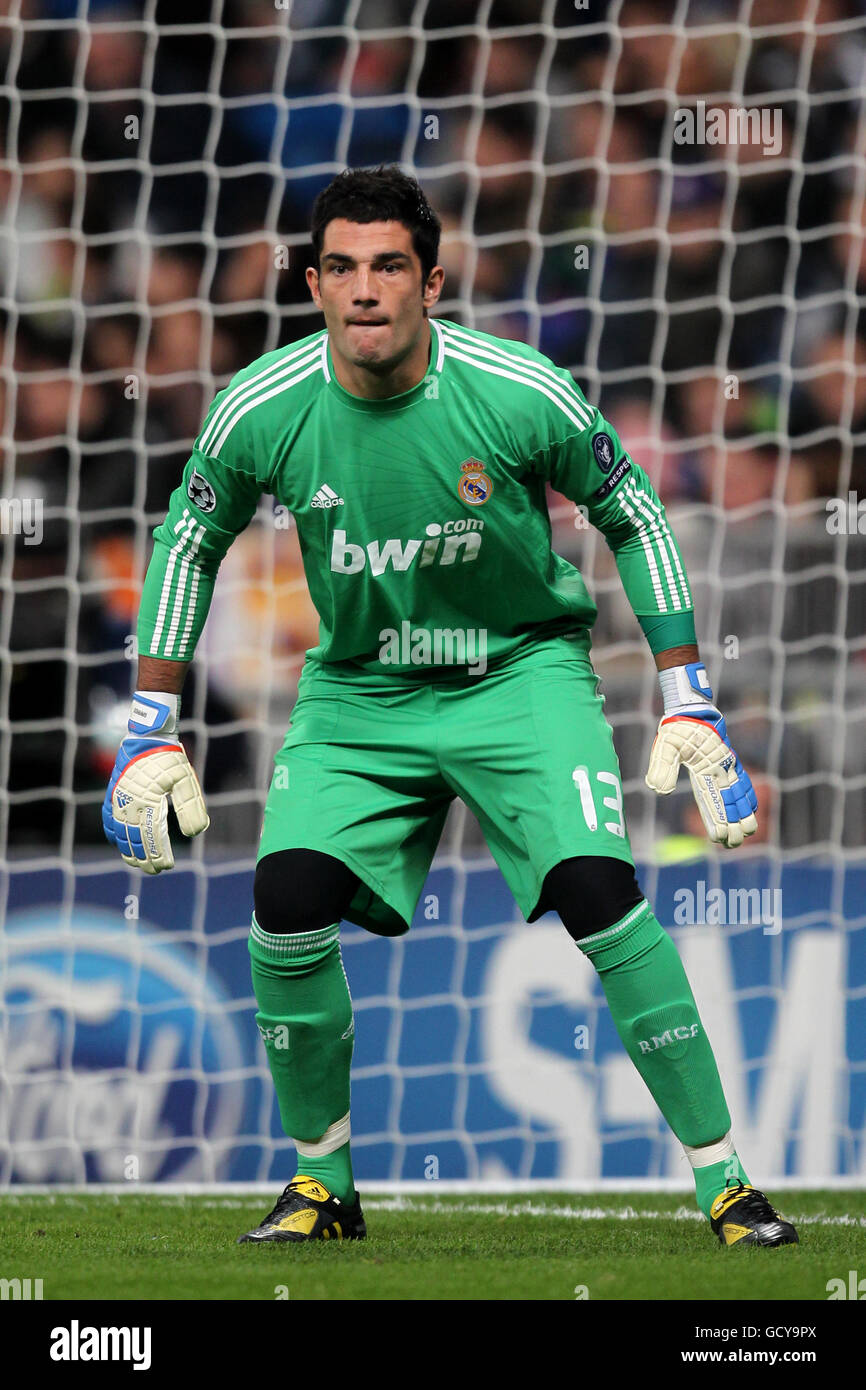 Santiago Bernabeu Antonio Adan Hi Res Stock Photography And Images Alamy