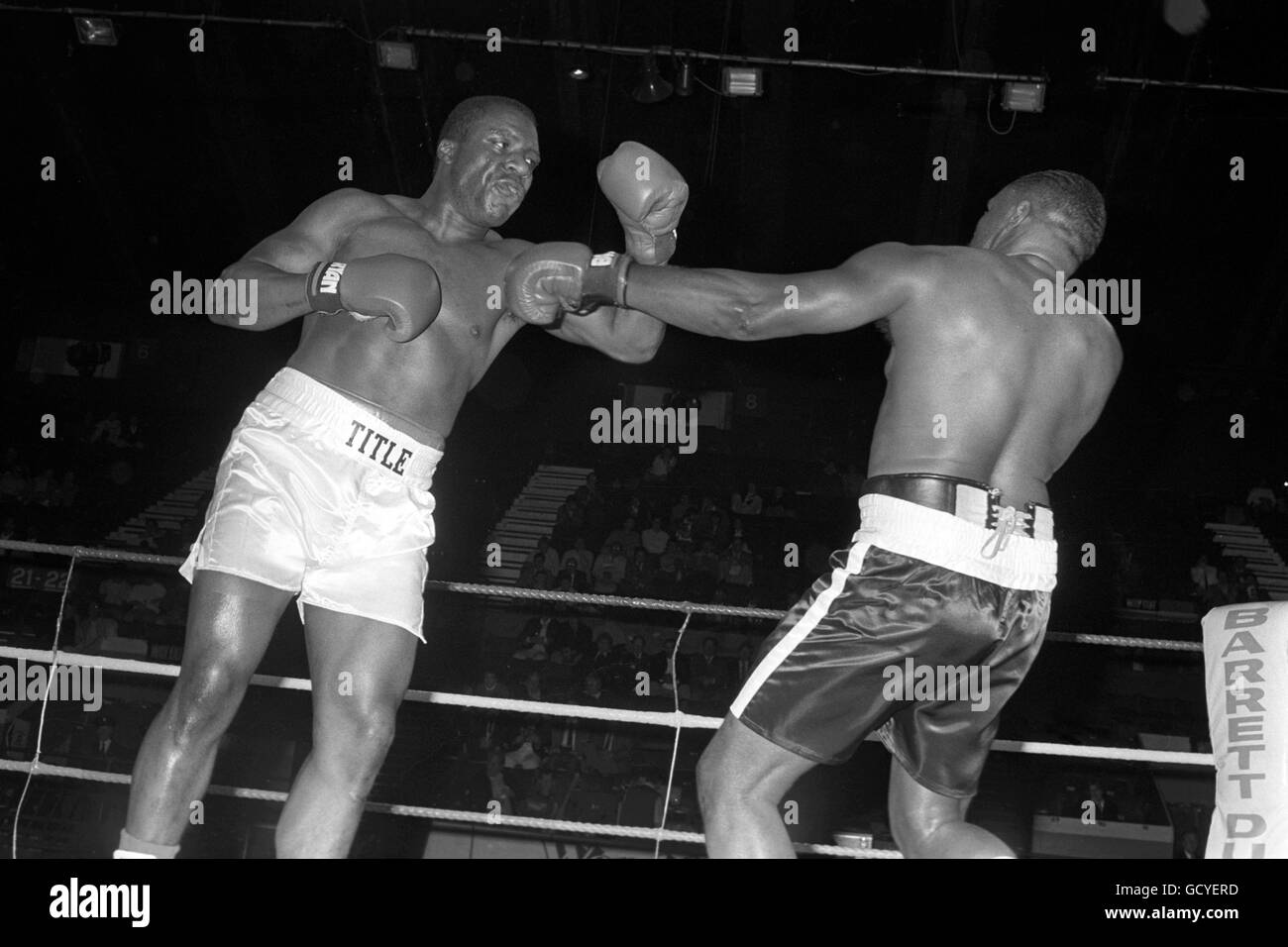Boxing - Heavyweight - Gary Mason v Ivy Brown - The Arena, Wembley, London Stock Photo