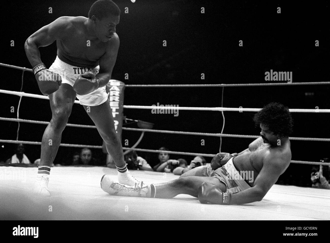 Boxing - Heavyweight - Gary Mason v Donnie Long - The Arena, Wembley, London Stock Photo