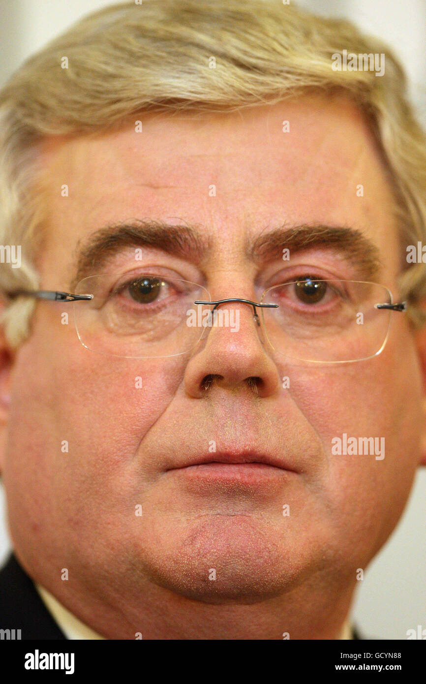 Labour leader Eamon Gilmore outlines his party's proposals for political reform at Buswells Hotel in Dublin. Stock Photo