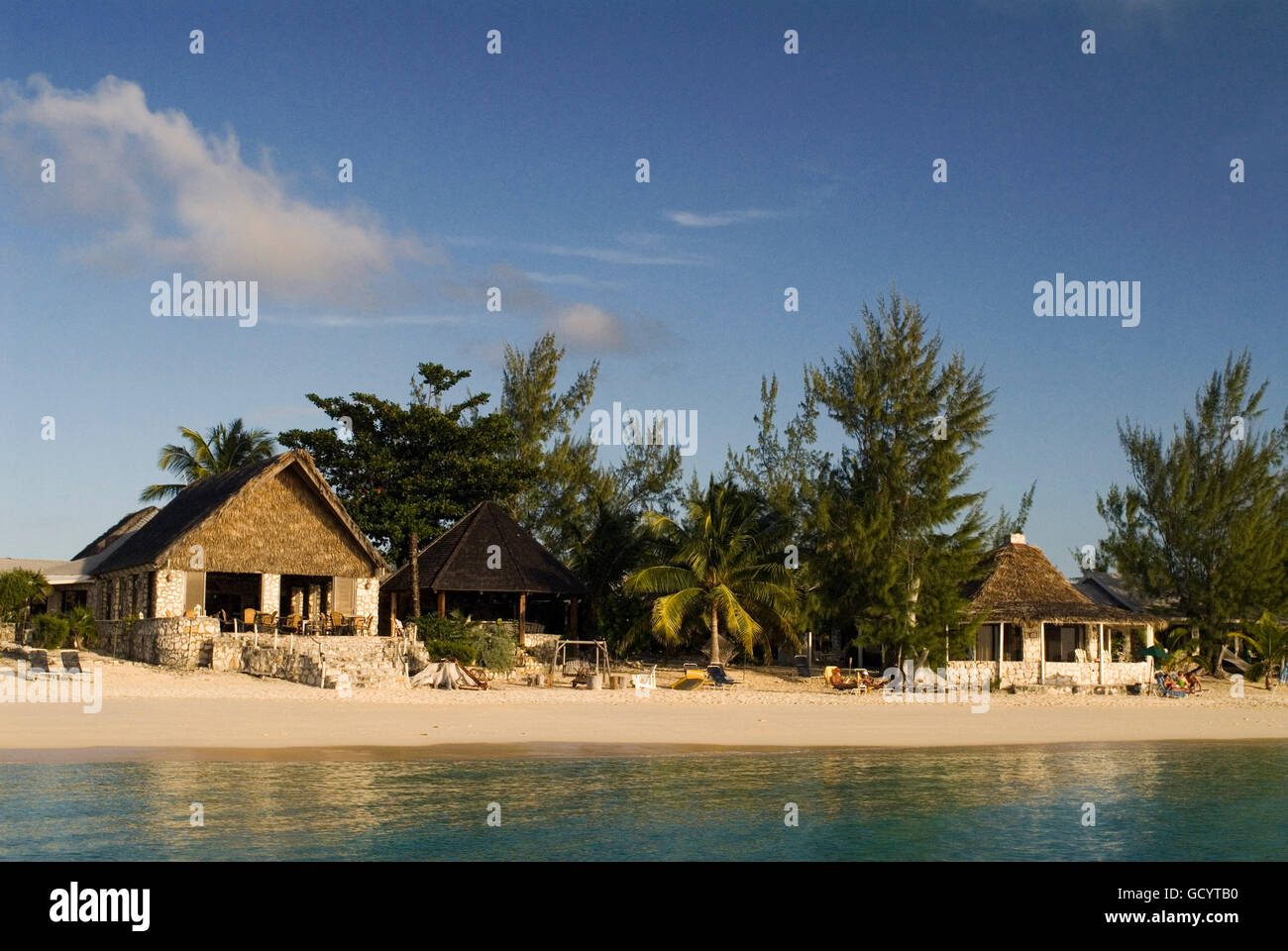 Cat Island, Bahamas. Beachfront cottages. Hotel Fernandez Bay Village