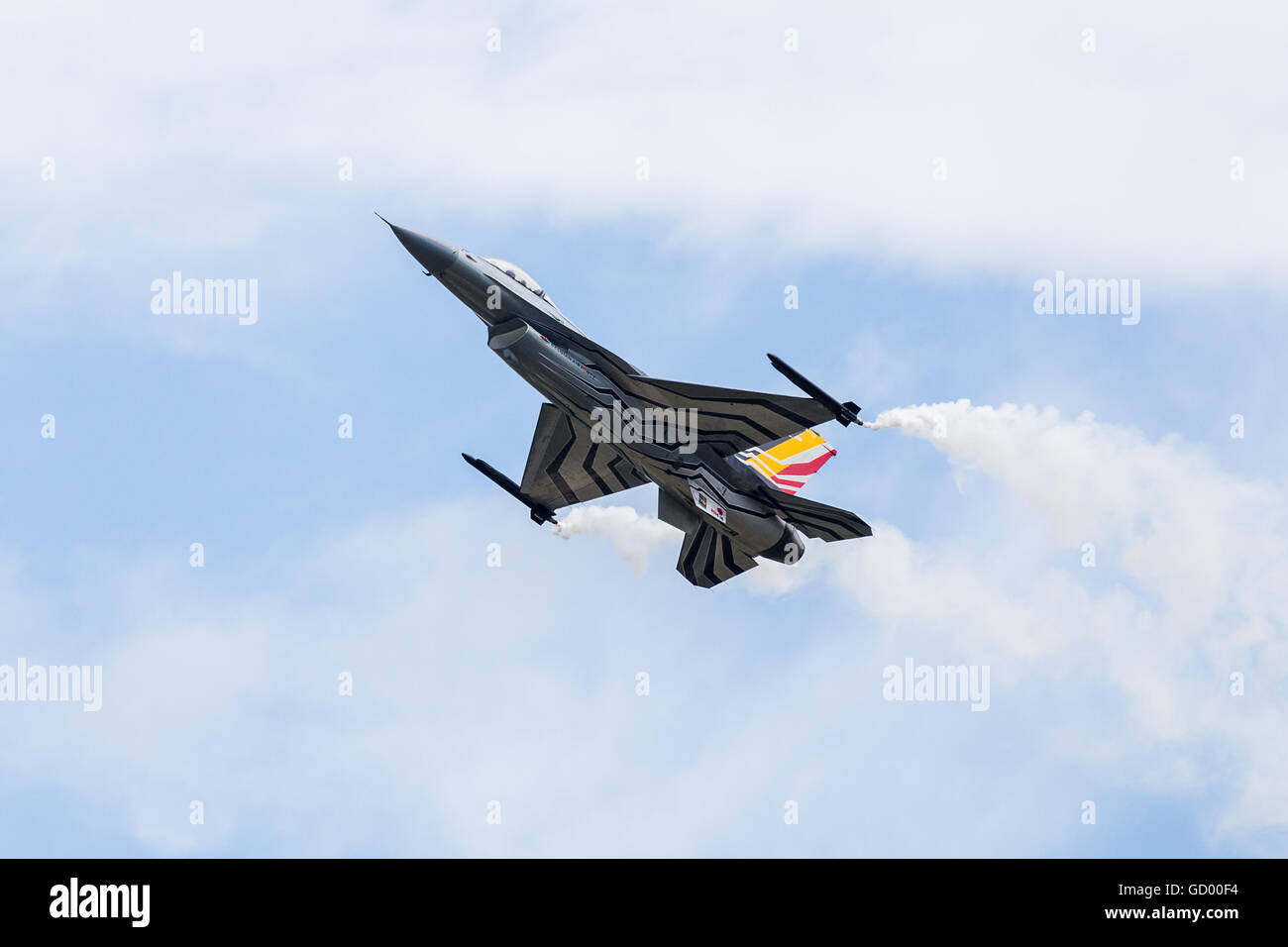 Angle of attack hi-res stock photography and images - Alamy