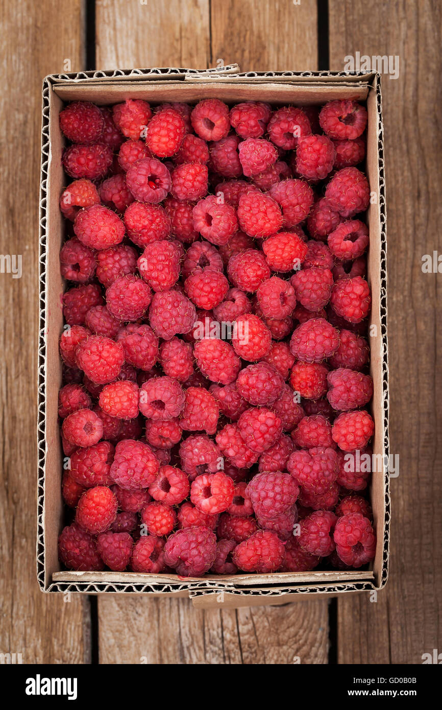 Raspberry box hi-res stock photography and images - Alamy