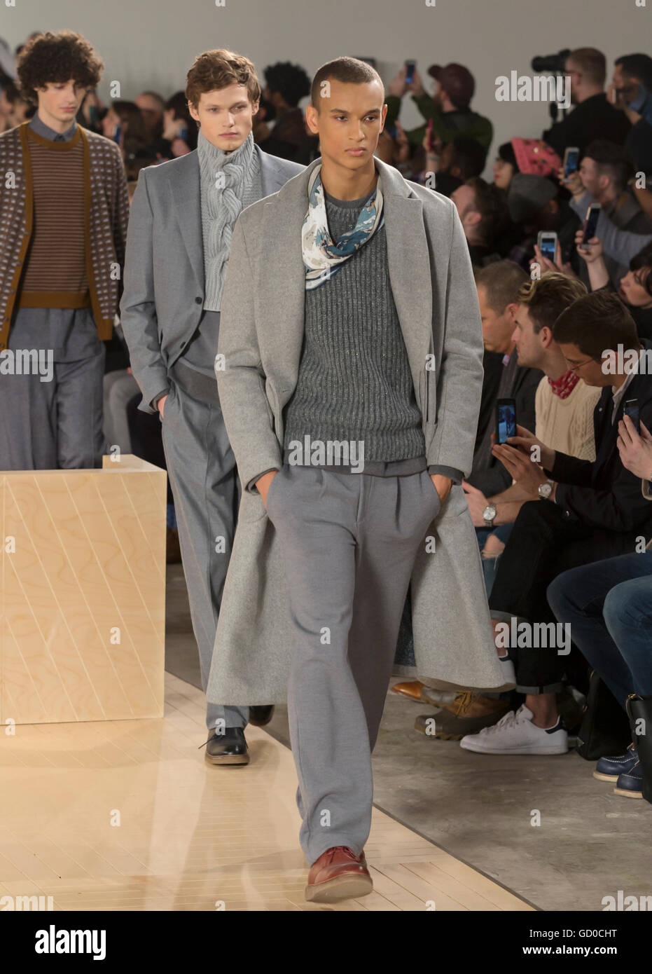 NEW YORK, NY - 2016: Models walk the at the Perry Ellis Men's Fall 2016 fashion show Stock Photo - Alamy