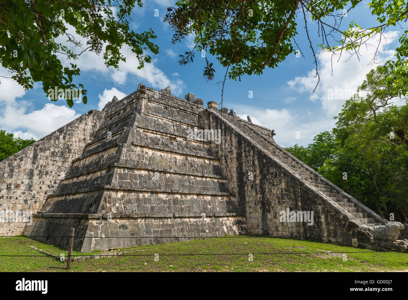 The ancient Mayan pyramids at Chichen Itza, Mexico. Stock Photo