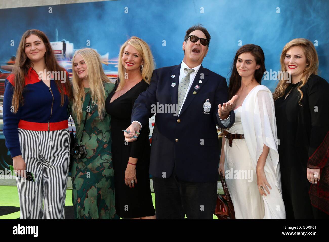 Los Angeles, CA, USA. 9th July, 2016. Donna Dixon, Dan Aykroyd, family at arrivals for GHOSTBUSTERS Premiere, TCL Chinese 6 Theatres (formerly Grauman's), Los Angeles, CA July 9, 2016. © Priscilla Grant/Everett Collection/Alamy Live News Stock Photo