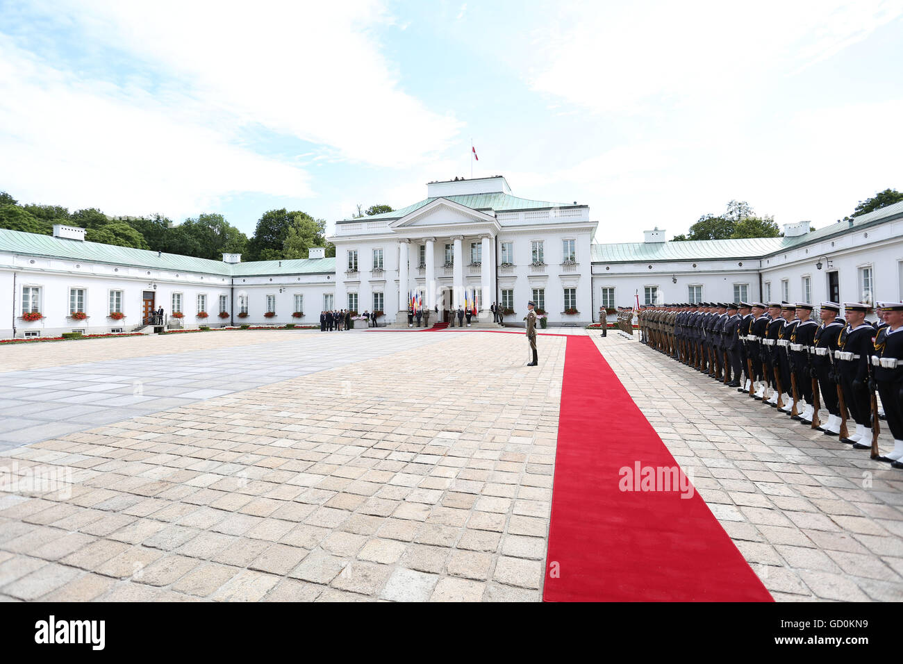Warsaw, Poland. 10th July, 2016. Romanian President Iohannis was received by President Duda Credit:  Jake Ratz/Alamy Live News Stock Photo