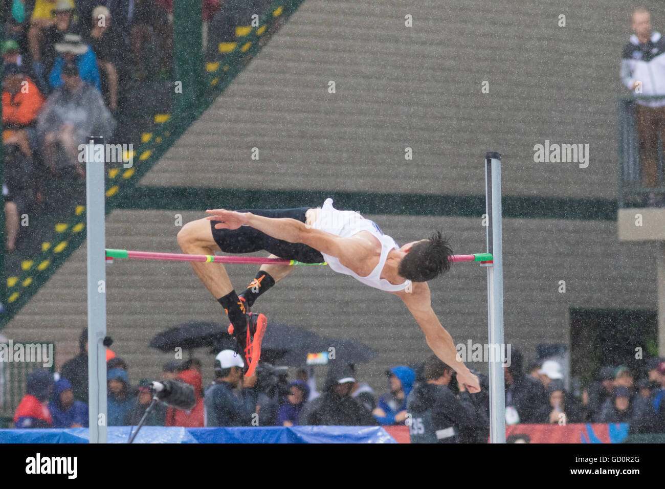 Mens high jump olympics hires stock photography and images Alamy