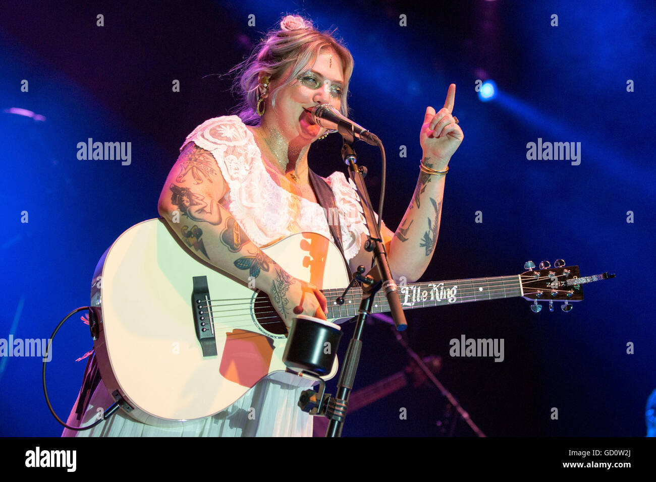Milwaukee, Wisconsin, USA. 8th July, 2016. Musician ELLE KING (aka
