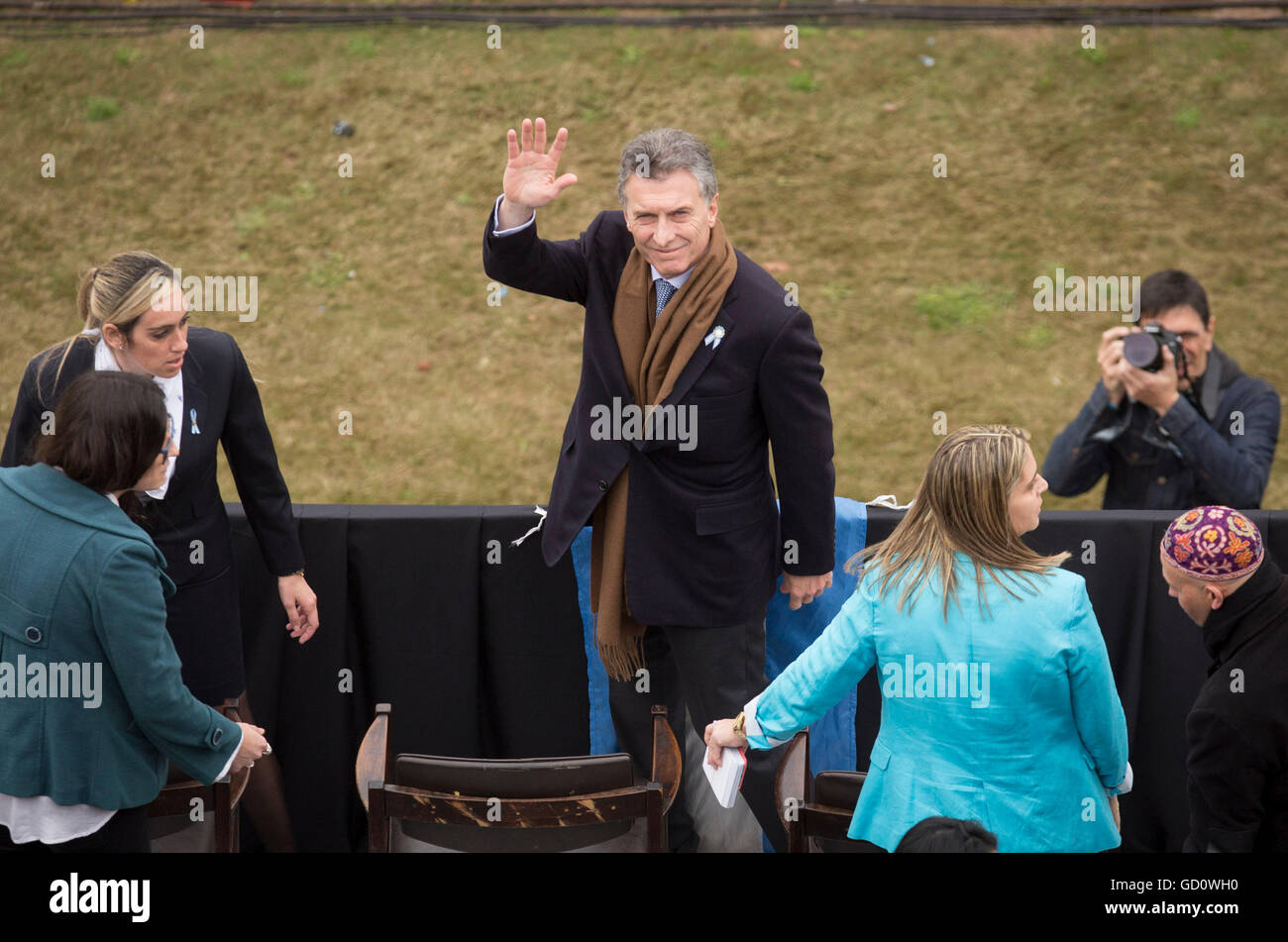 Buenos Aires. 10th July, 2016. Argentine President Mauricio Macri (C) attends a parade marking the bicentennial anniversary of Argentina's independence from Spain, in Buenos Aires July 10, 2016. © Martin Zabala/Xinhua/Alamy Live News Stock Photo