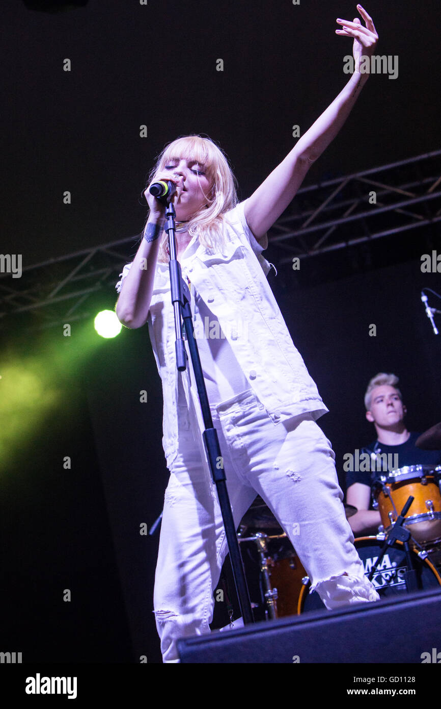 Monza Italy. 10 July 2016. The English indie-pop band ANTEROS performs live on stage at Parco di Monza during the I-Days Festival Credit:  Rodolfo Sassano/Alamy Live News Stock Photo