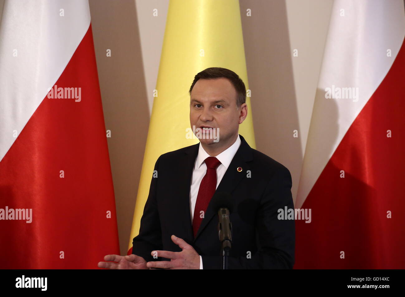 Warsaw, Poland. 10th July, 2016. President Duda held joint press conference with Romanian President Iohannis at Belvedere in Warsaw. © Jakob Ratz/Pacific Press/Alamy Live News Stock Photo