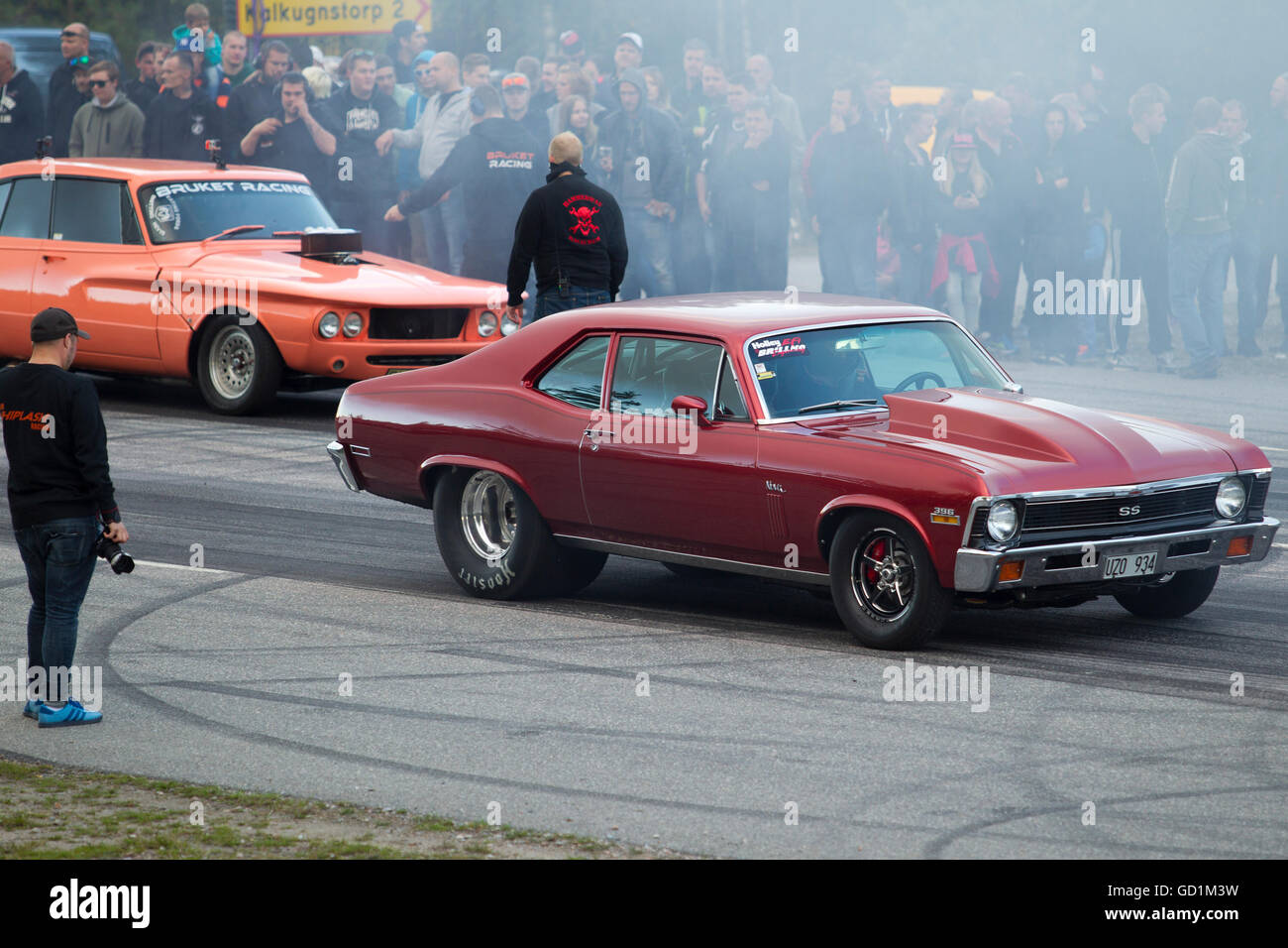 Cars in illegal street race hires stock photography and images Alamy