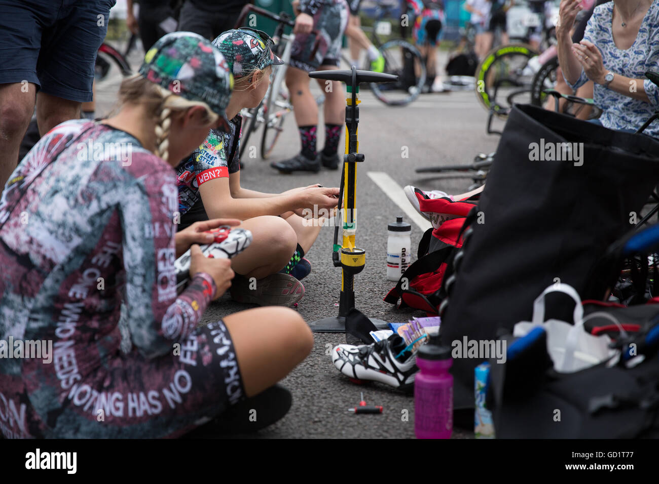 Red Hook Criterium London 2016 Cycling Crit Fixed Gear Bicycle Track Bike Single Speed Race Event Greenwich Penisnula Cyclists Stock Photo