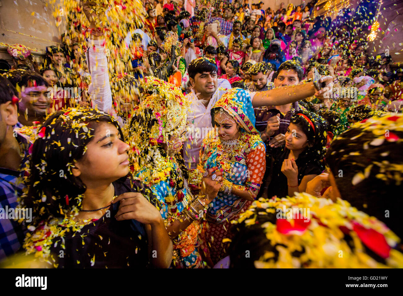 holi celebration in uttar pradesh