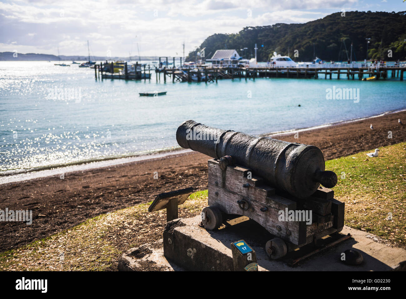 Old cannon used to defend Russell in 1845, Bay of Islands, Northland Region, North Island, New Zealand, Pacific Stock Photo