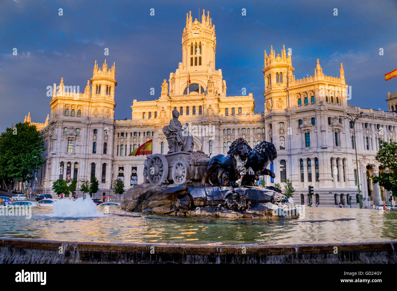 Fountain and Plaza de Cibeles Palace (Palacio de Comunicaciones), Plaza de Cibeles, Madrid, Spain, Europe Stock Photo