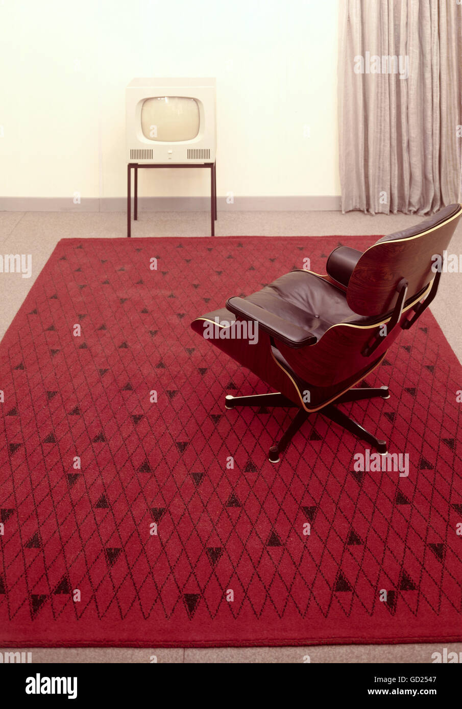 furnishings, livingroom, "Lounge Chair" by Charles Eames circa 1960