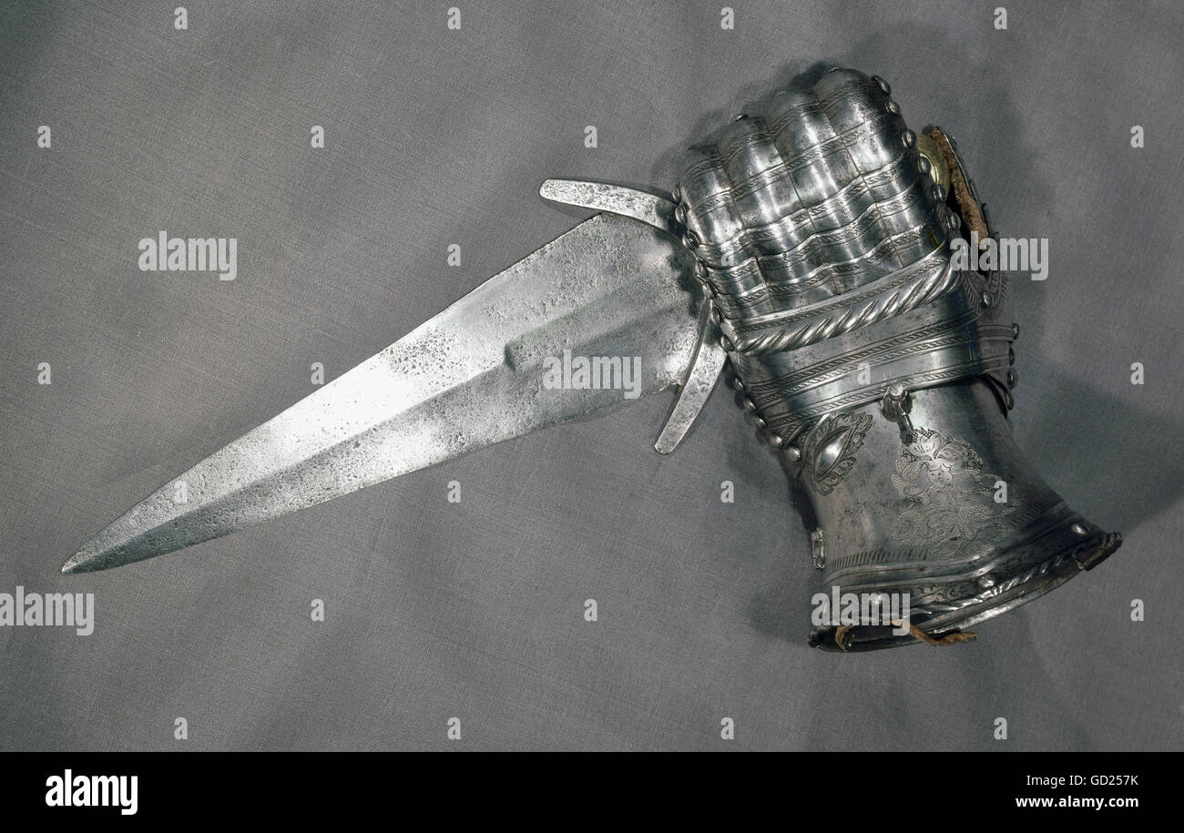 weapons/arms, thrustings, daggers, anelace (cinqueda), Italy, late 15th century, with armour glove, South Germany, circa 1550/1560, Additional-Rights-Clearences-Not Available Stock Photo