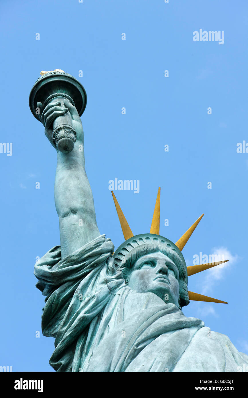 Statue Well High Resolution Stock Photography and Images Alamy