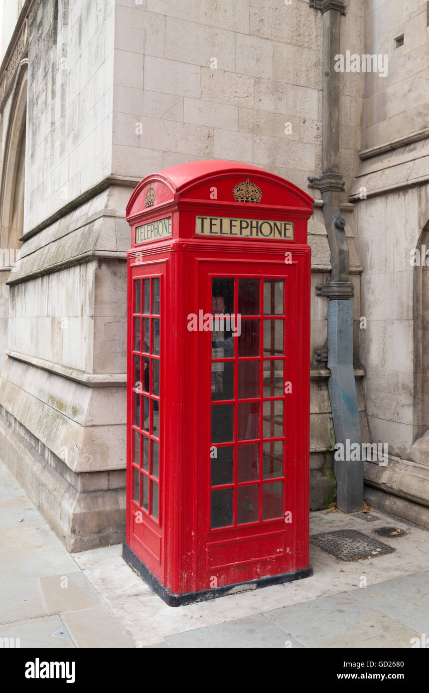 Old phone box london hi-res stock photography and images - Alamy