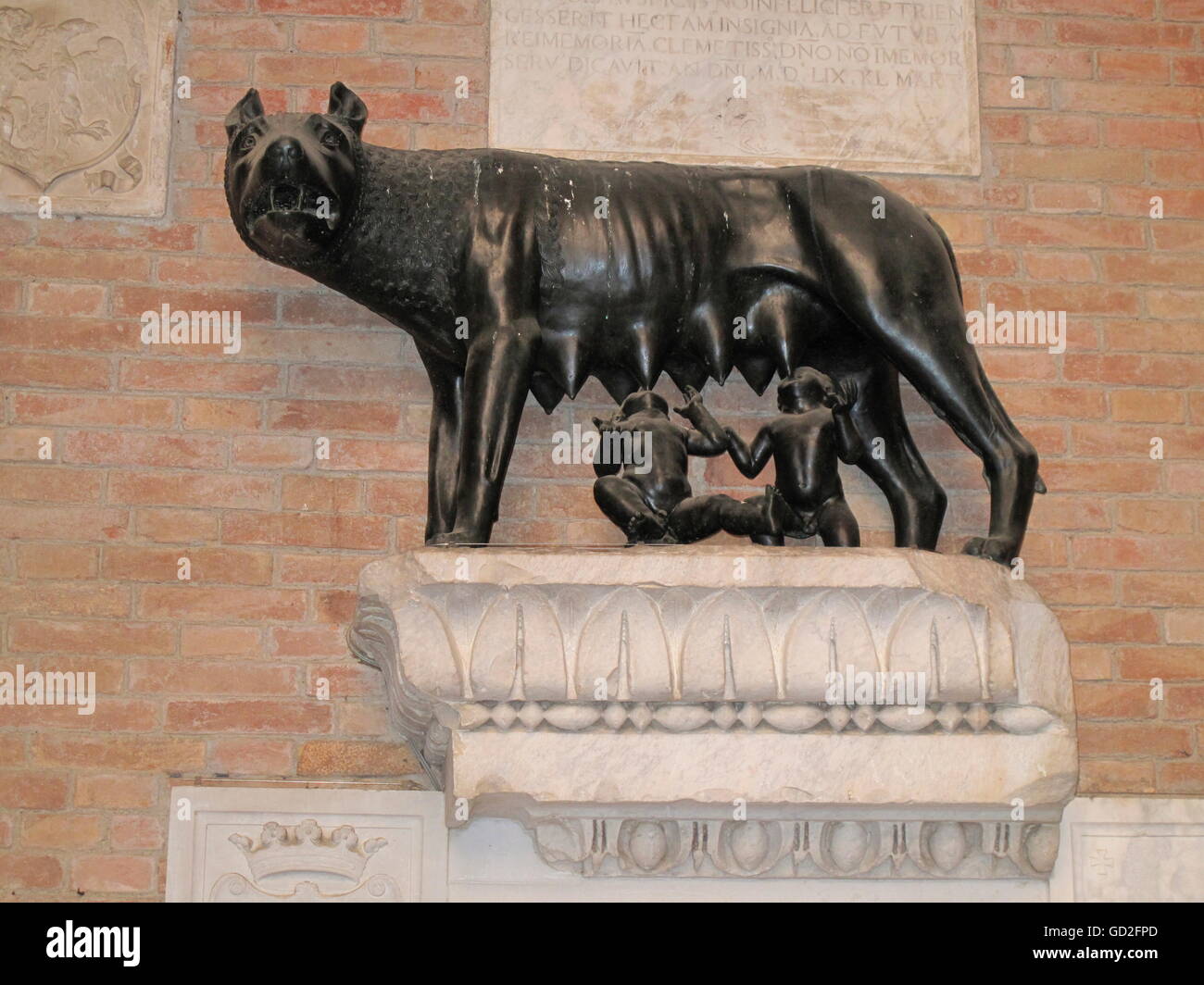 fine arts, ancient world, Etruscans, She-wolf suckles the boys Romulus and Remus, sculpture, bronze, Siena, Italy, Artist's Copyright has not to be cleared Stock Photo