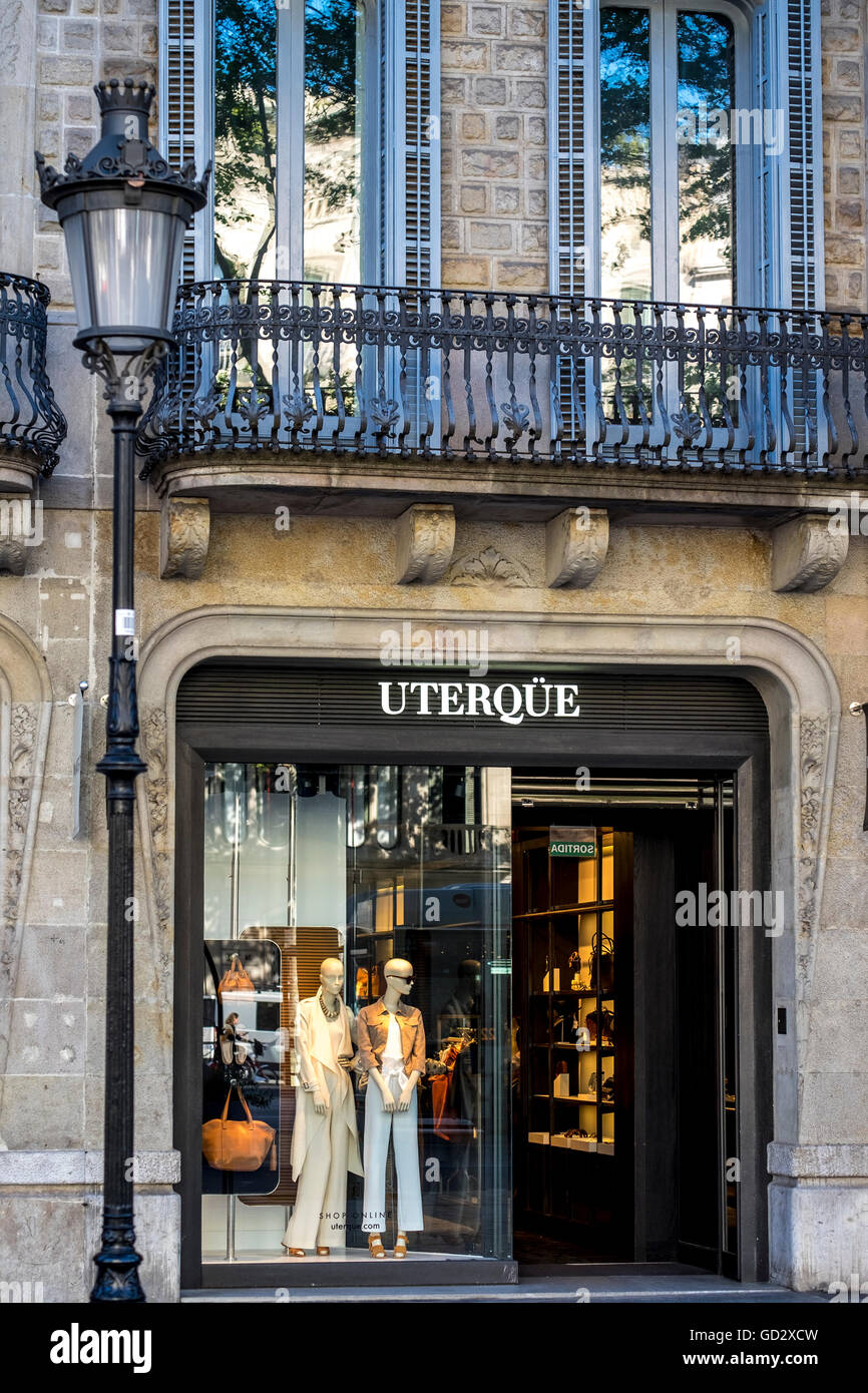 Shopping on Passeig de Gracia in Eixample district, Barcelona, Spain Stock  Photo - Alamy