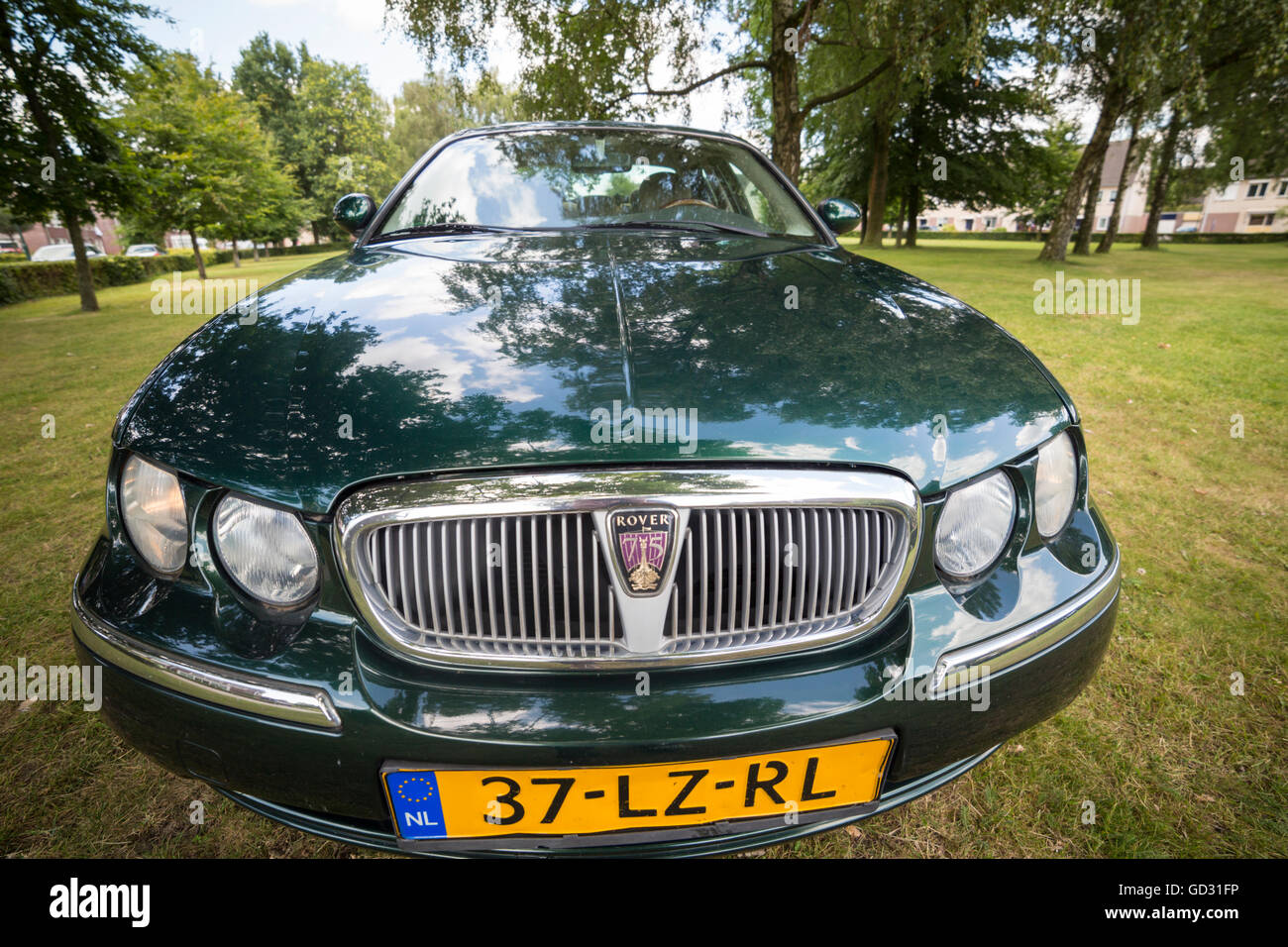 English Rover 75 car exterior color green Stock Photo - Alamy