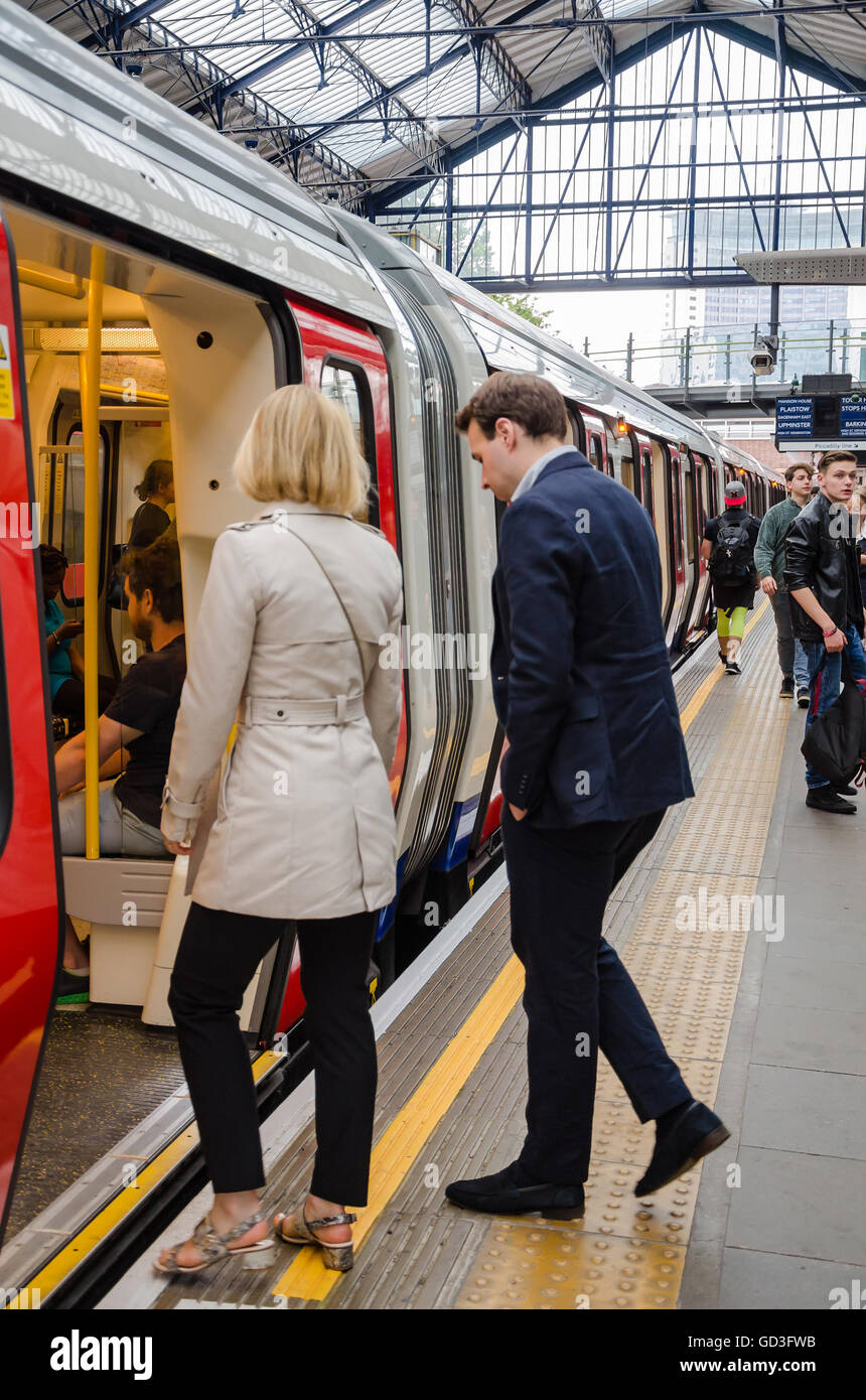 Passengers boarding metro train hires stock photography and images Alamy