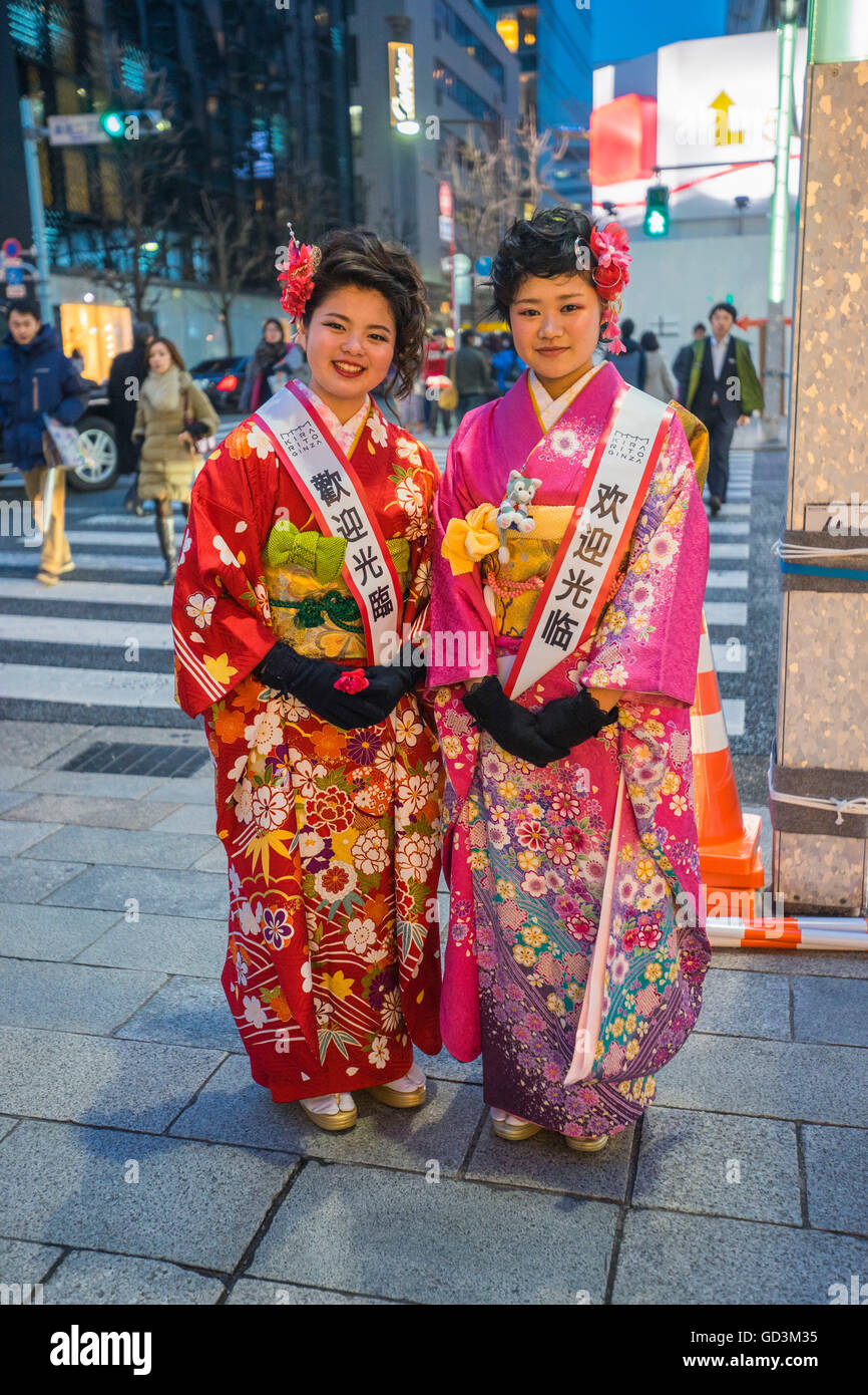 Japanese women in traditional kimono dress, tokyo, japan Stock Photo