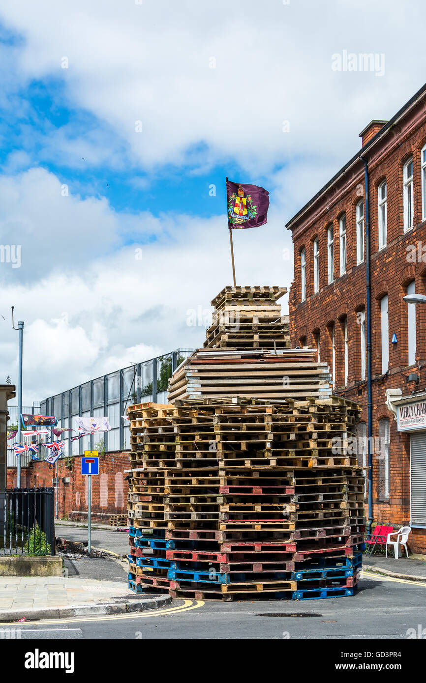 Belfast, UK. 11th July, 2016. Loyalist bonfire in Cluan Place area of East Belfast. Credit:  DMc Photography/Alamy Live News Stock Photo