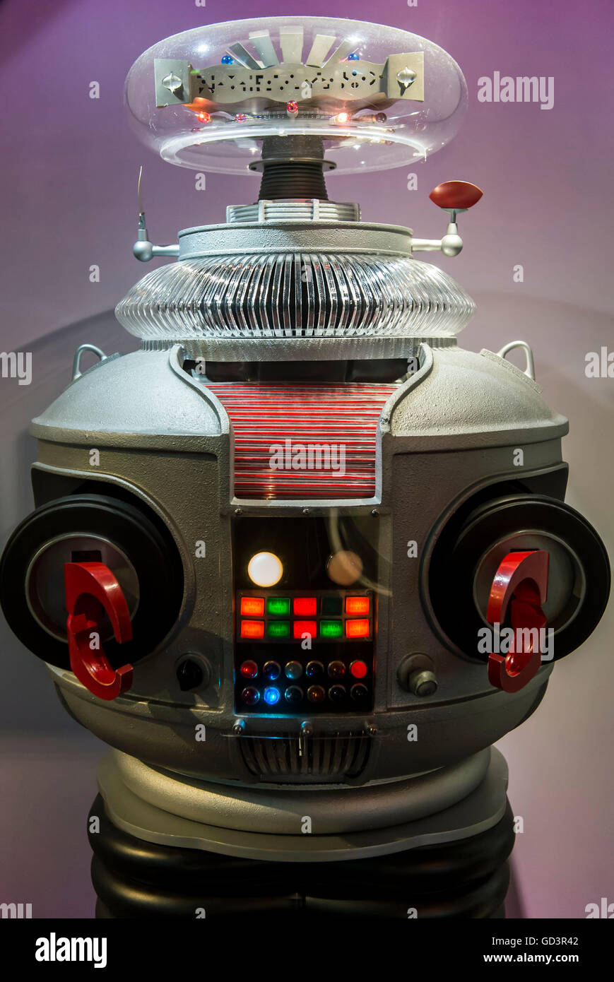 Lost in space robot hi-res stock photography and images - Alamy