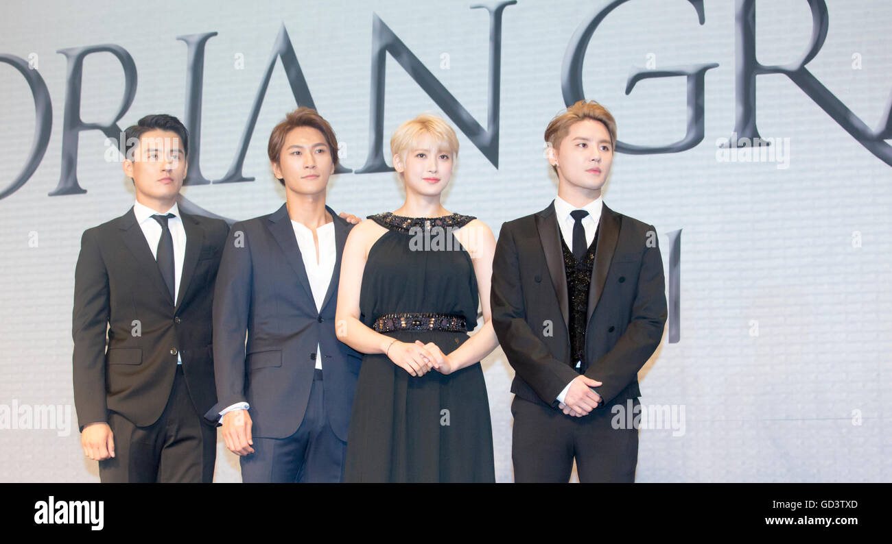 Choi Jae-Woong, Park Eun-Tae, Hong Seo-Young and Jun-Su (JYJ), Jul 11, 2016 : (L-R) South Korean musical actors and actress Choi Jae-Woong, Park Eun-Tae and Hong Seo-Young pose with XIA (Junsu) during a news conference promoting their new musical 'Dorian Gray' in Seoul, South Korea. The musical is based on Oscar Wilde's novel 'The Picture of Dorian Gray' and Junsu will play the lead role Dorian Gray. The creative musical will be opened at Seongnam Arts Center's Opera House in South Korea on September 3, 2016. © Lee Jae- Won/AFLO/Alamy Live News Stock Photo