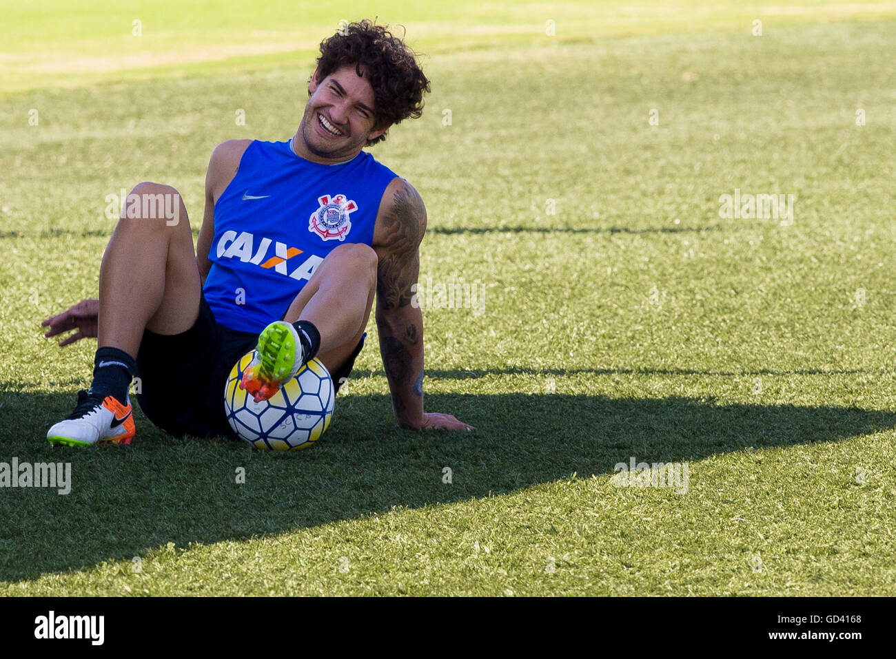 Alexandre pato corinthians hi-res stock photography and images - Alamy