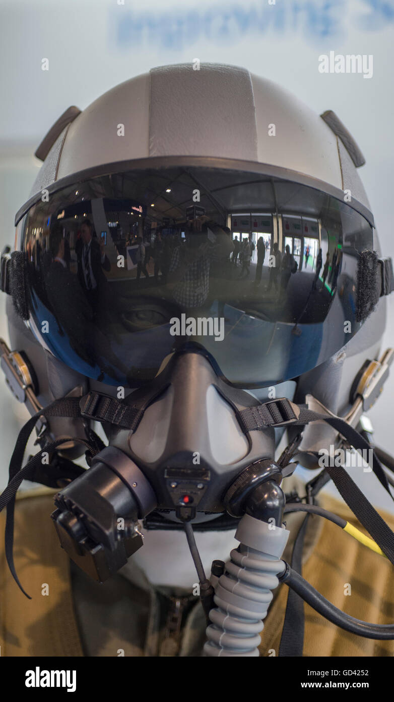 Farnborough, Hampshire UK. 12th July 2016. Fast Jet pilot helmet and respiration equipment. Day 2 of the Farnborough International Trade Airshow where major international aviation and aerospace business is signed off. The Trade Show runs from 11-15 July and encompasses Civil, Business and Defence Aviation, Space, Rotary Wing and Manufacturing. The Public Airshow runs from 16-17 July. Credit:  aviationimages/Alamy Live News. Stock Photo