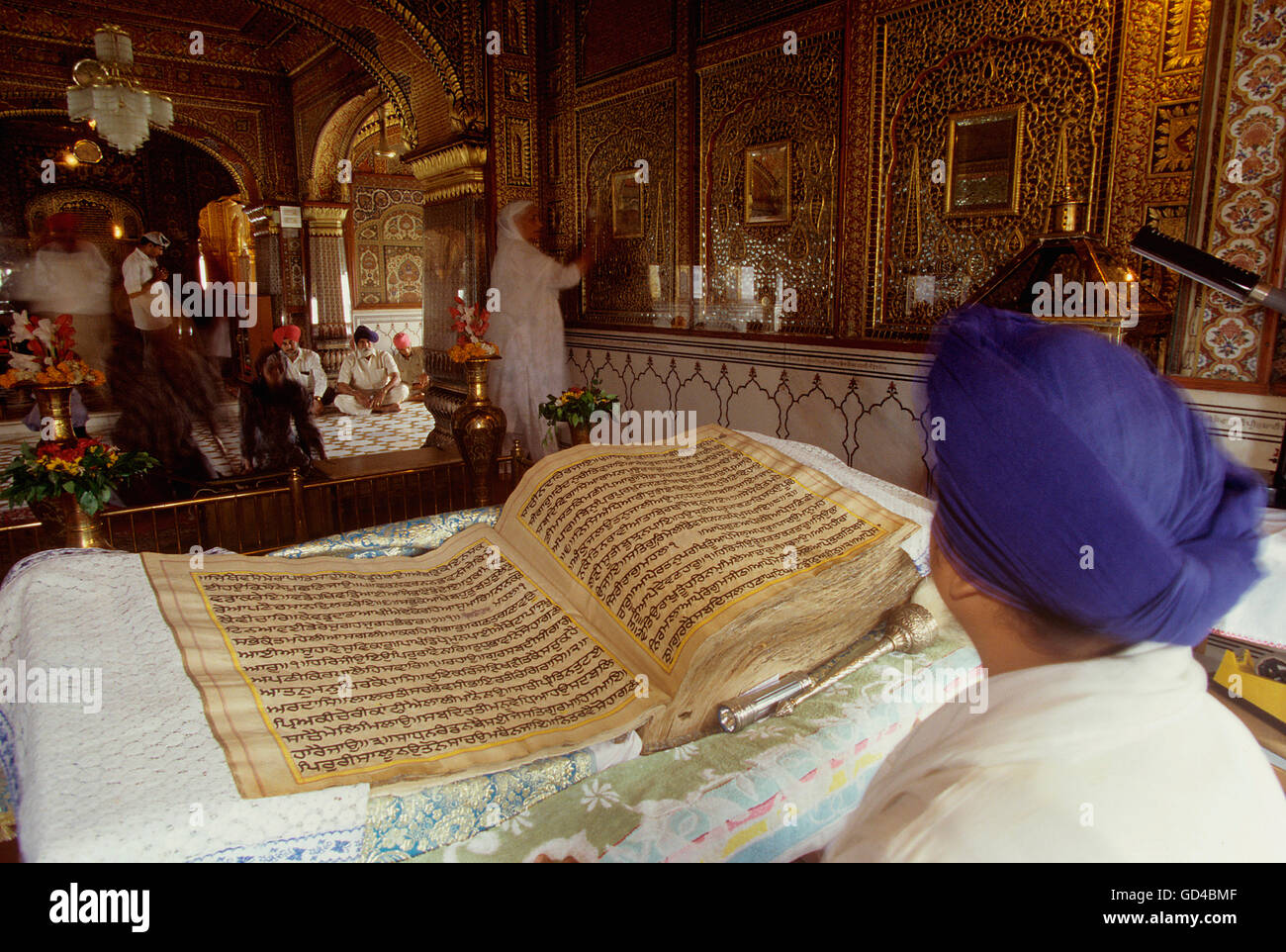 Guru granth sahib hi-res stock photography and images - Alamy