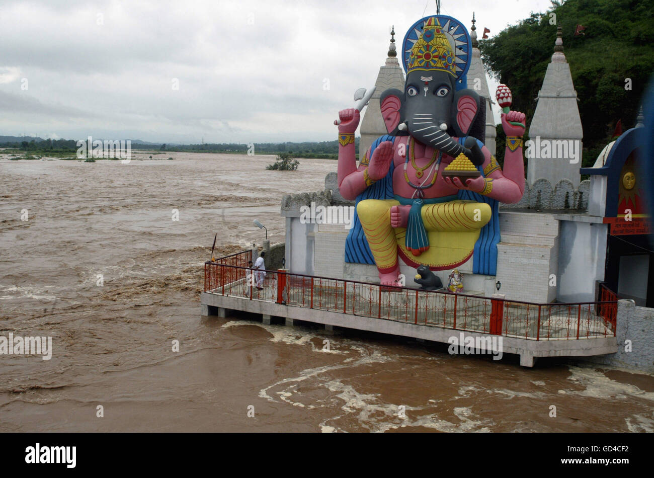 Har Ki Poudi Temple near Tawi River Stock Photo - Alamy