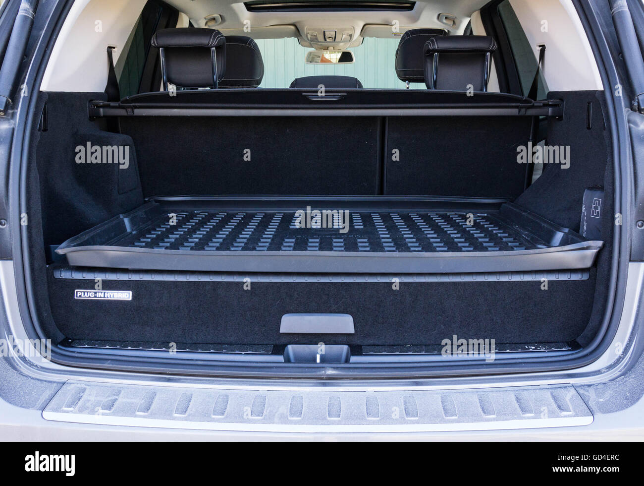 Open trunk suv hires stock photography and images Alamy