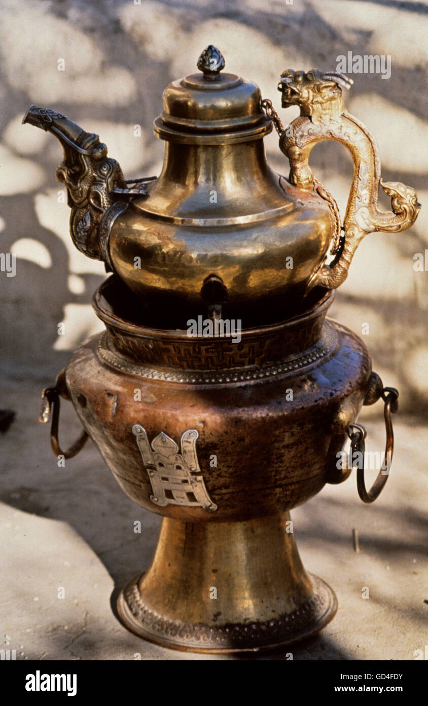 Metal pot hi-res stock photography and images - Alamy