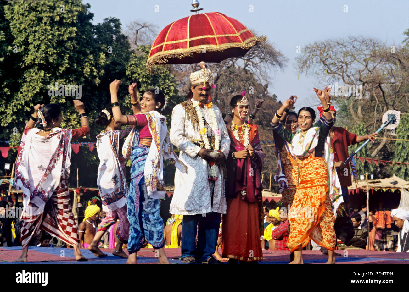 Folk dance maharashtra india hi-res stock photography and images - Alamy