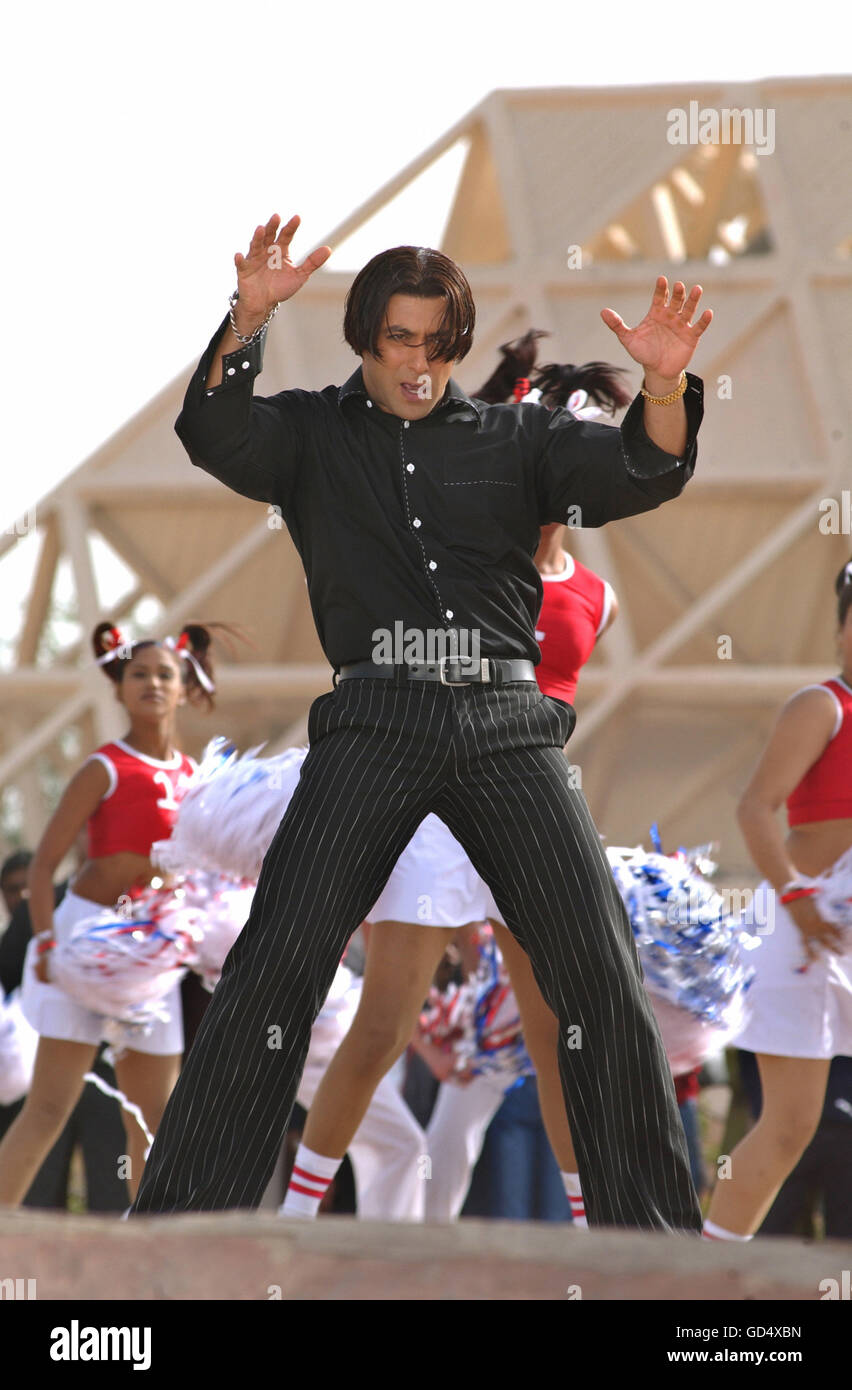 Salman khan dance hi-res stock photography and images - Alamy
